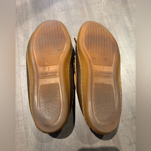 pull on brown leather MINNETONKA lace up leather moccasins - Picture 2 of 4